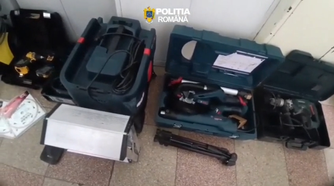 Percheziții în Prahova într-un dosar de furt