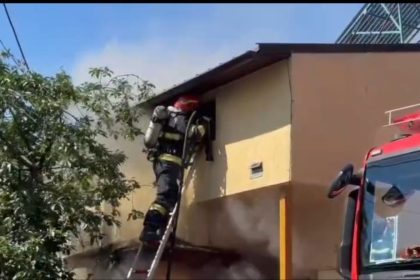 Incendiu la o locuință