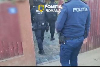 Percheziții în Prahova