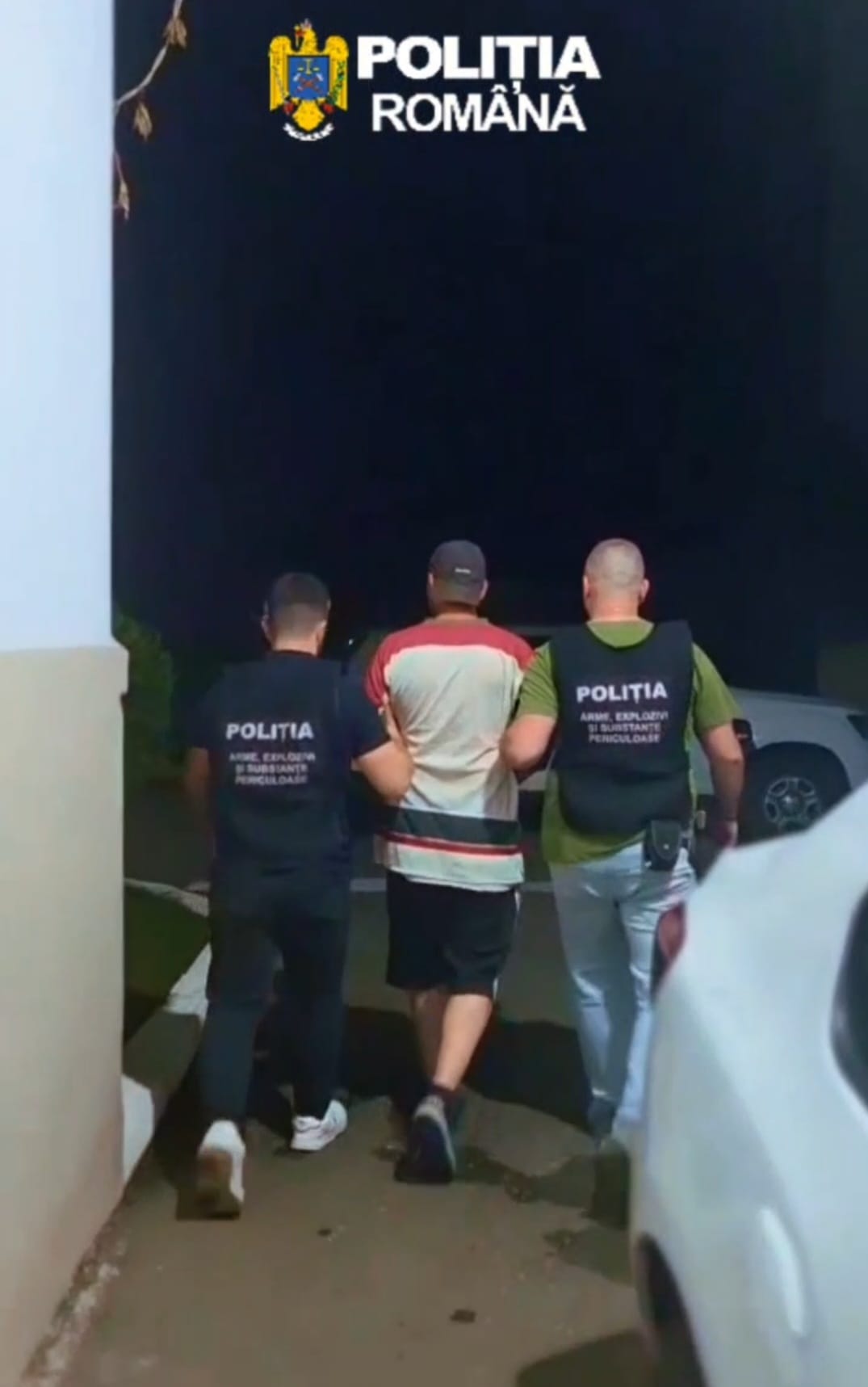Bărbatul prins cu o armă