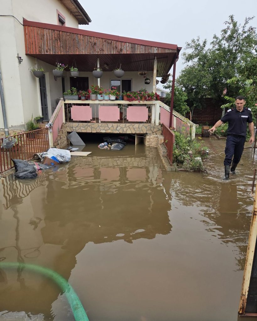 Furtunile au făcut ravagii