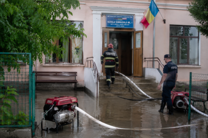 Școală inundată în Buzău