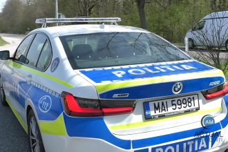 Tânăr de 19 ani depistat conducând