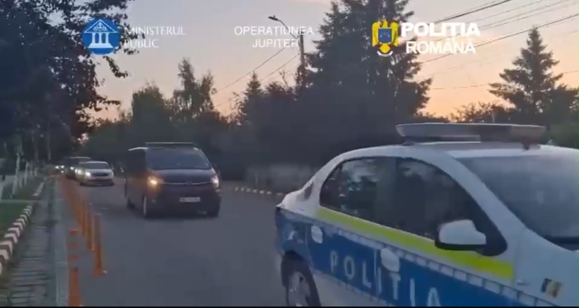 Percheziții în mai multe județe