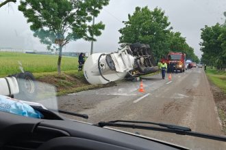 Autocisternă cu ciment
