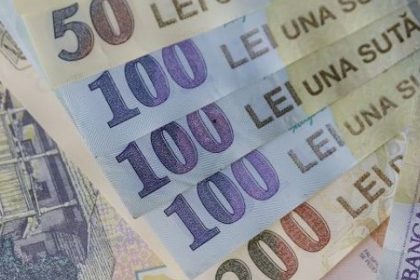 Statul se împrumută