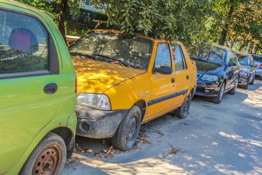 Record de mașini abandonate