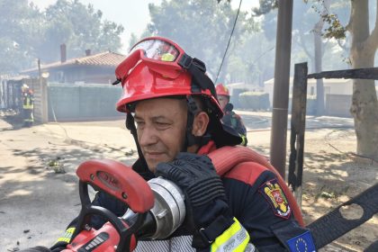 Pompierii români au salvat un camping