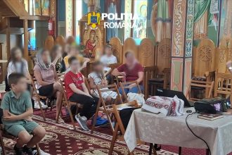 Polițiștii îi învață pe copii și părinți