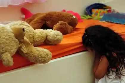 Fetiță de 10 ani violată