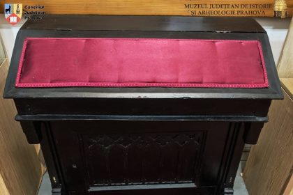 Obiectul lunii
