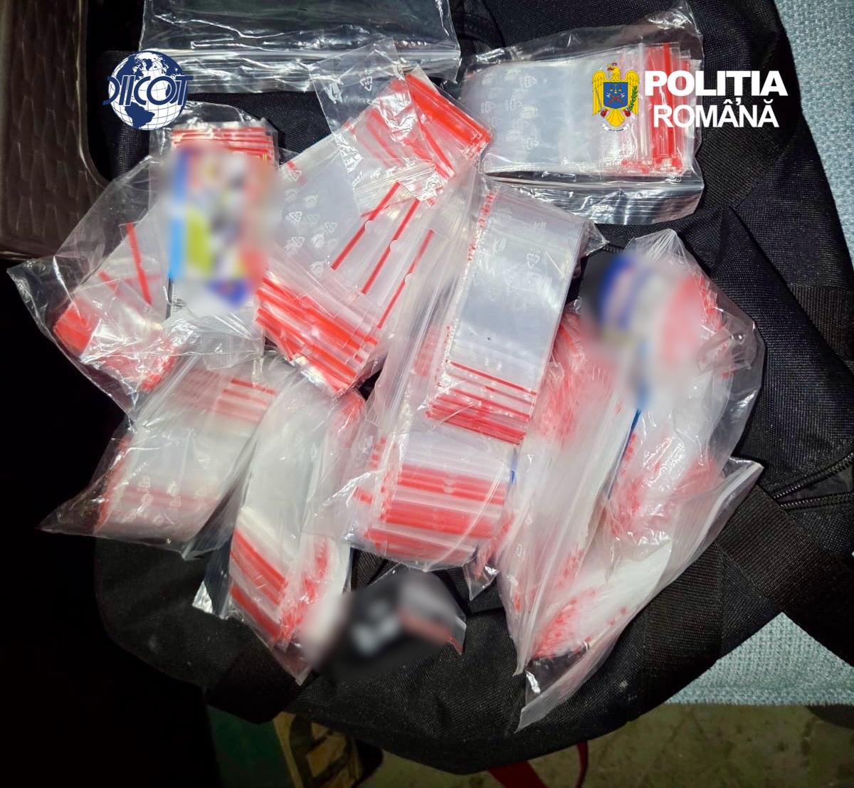 Captură de peste un kilogram de droguri