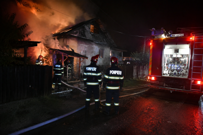 Incendiu puternic în Prahova