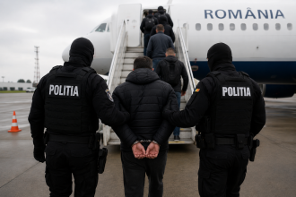 Șase urmăriți internațional