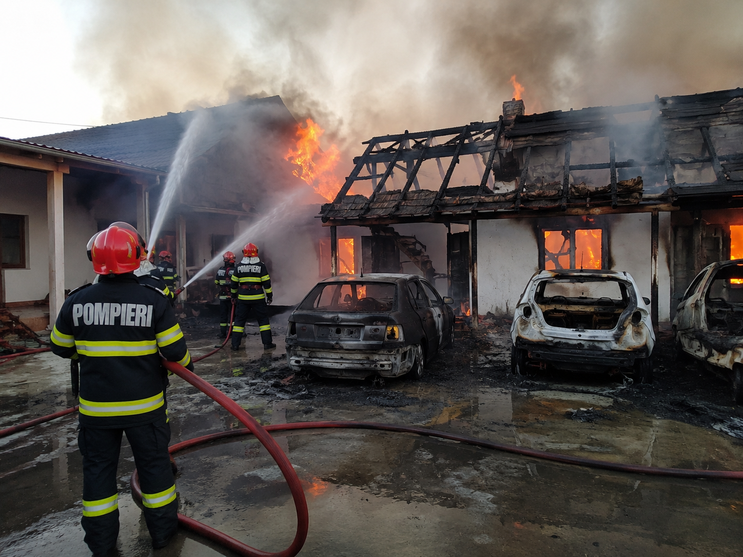 Incendiu devastator în Prahova