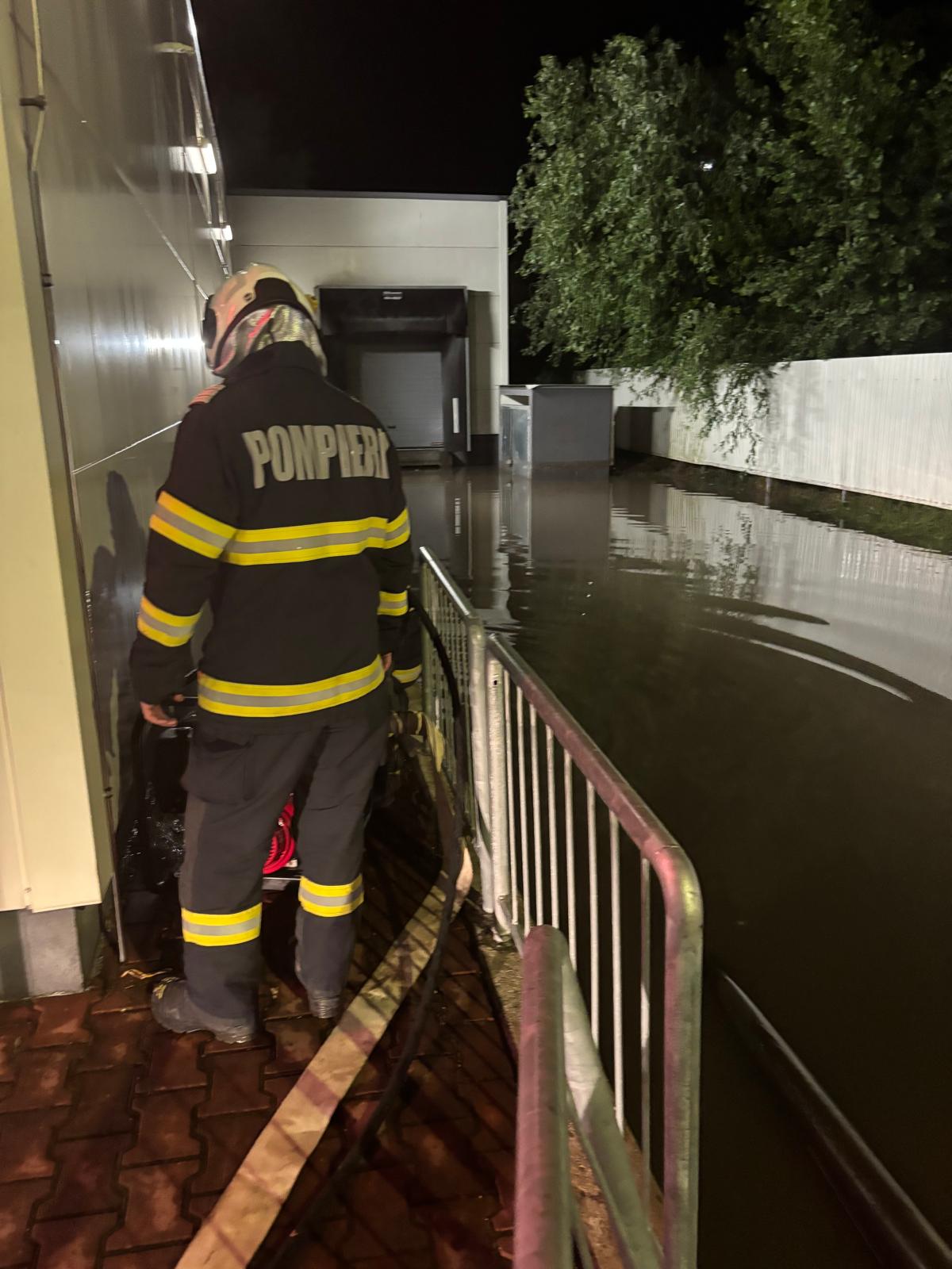 Furtunile au făcut ravagii