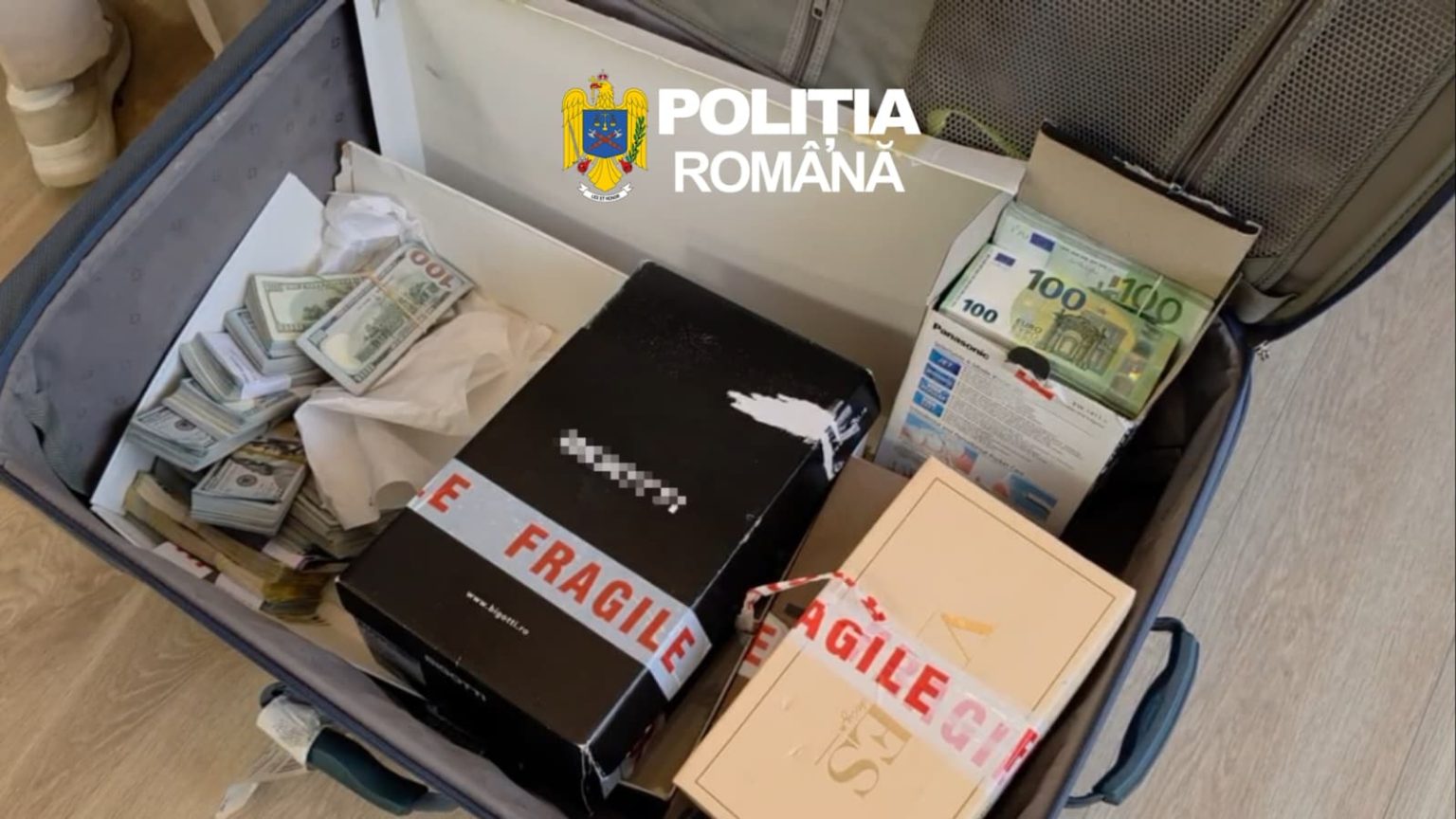 Aceleași case