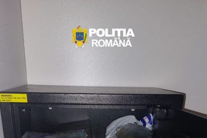 Percheziții în trei județe