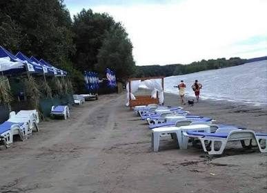 Plajei Gostinu