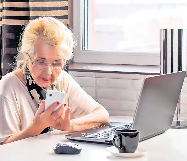 Românii își vor putea consulta online