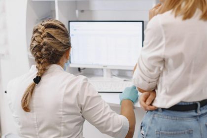 Consultațiile medicale se mută online